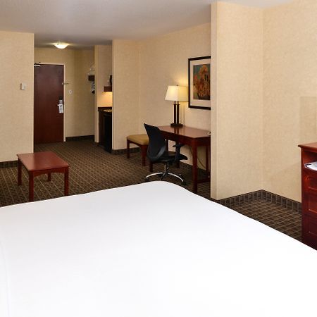 Holiday Inn Express Edmonton North By Ihg Exterior foto