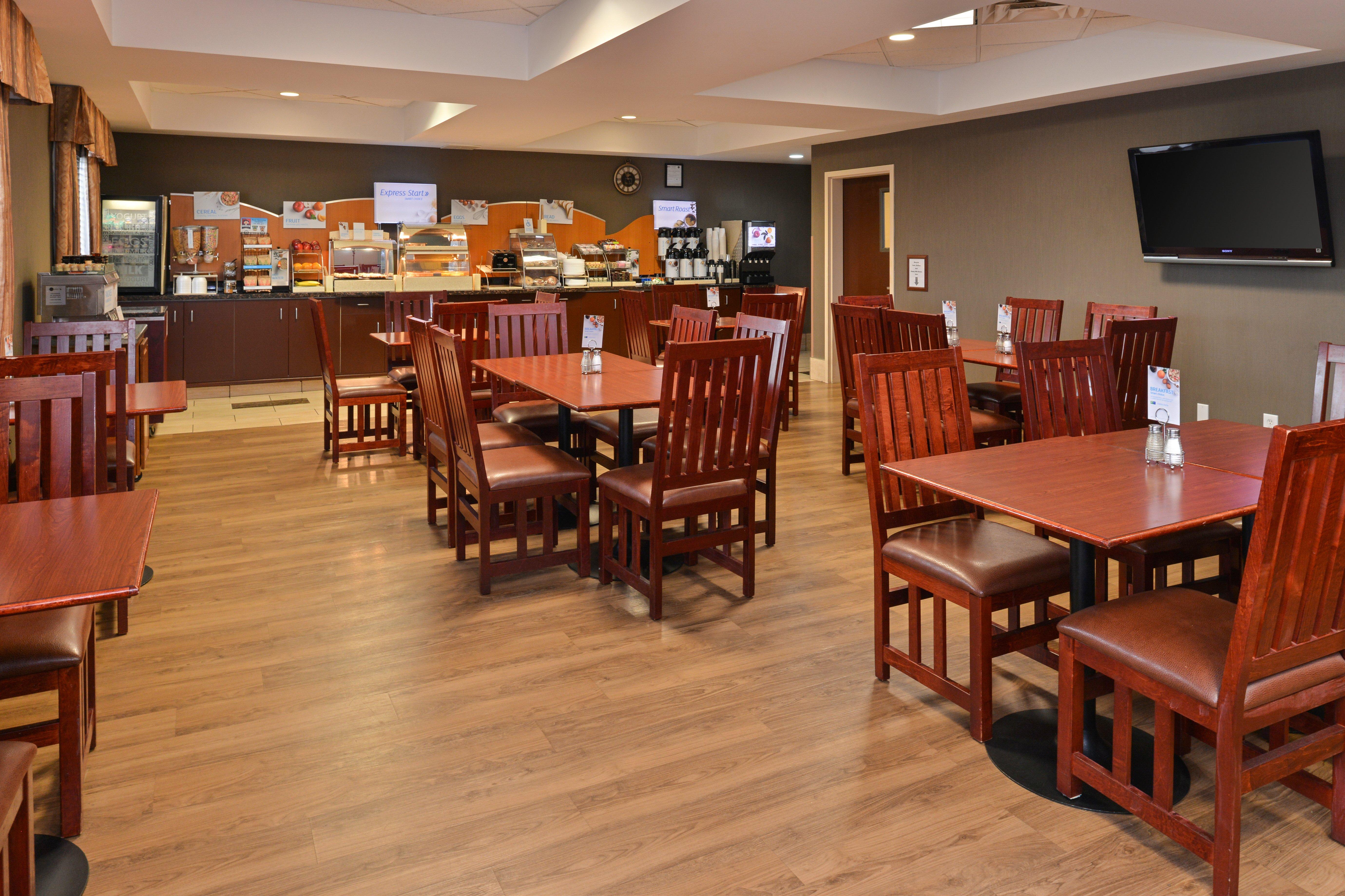 Holiday Inn Express Edmonton North By Ihg Exterior foto