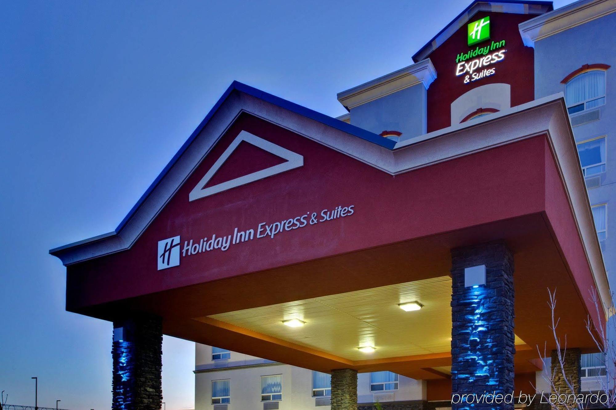 Holiday Inn Express Edmonton North By Ihg Exterior foto